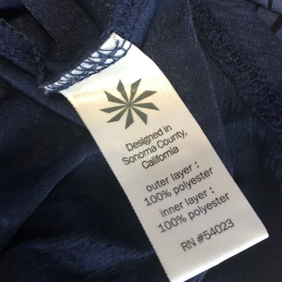 Athleta Navy Blue Stripe Short Sleeve Low Twist Back Top Shirt Size S - Picture 4 of 4